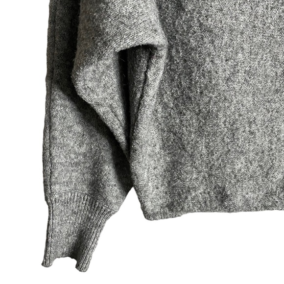 Guess Women's Gray Crop Knit Sweater - Picture 4 of 8